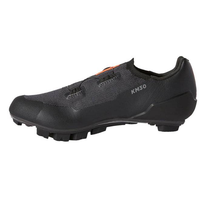 Pantofi de mountain bike cu talpa din carbon si sistem BOA DMT KM30