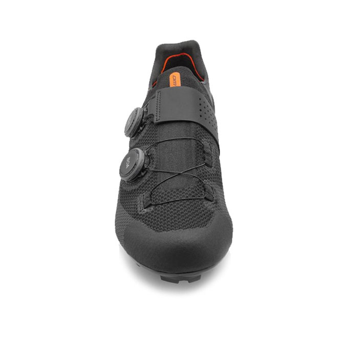 Pantofi de mountain bike cu talpa din carbon si sistem BOA DMT MH10