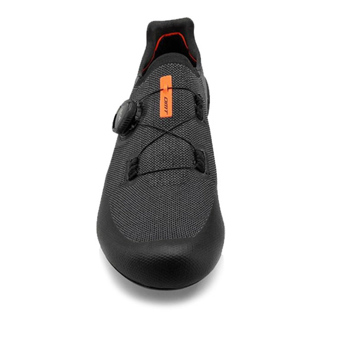 Pantofi de ciclism rutier cu talpa din carbon si sistem BOA DMT KR30