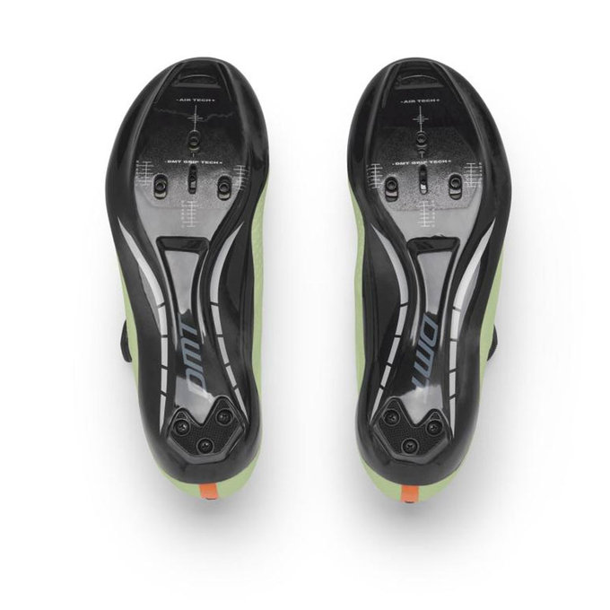 Pantofi de ciclism rutier cu talpa din carbon si sistem BOA DMT KR1