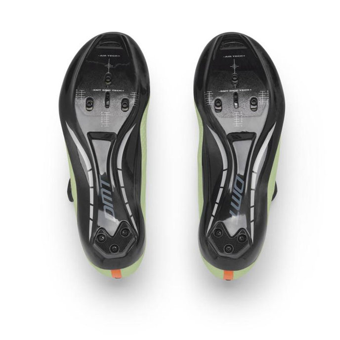 Pantofi de ciclism rutier cu talpa din carbon si sistem BOA DMT KR1