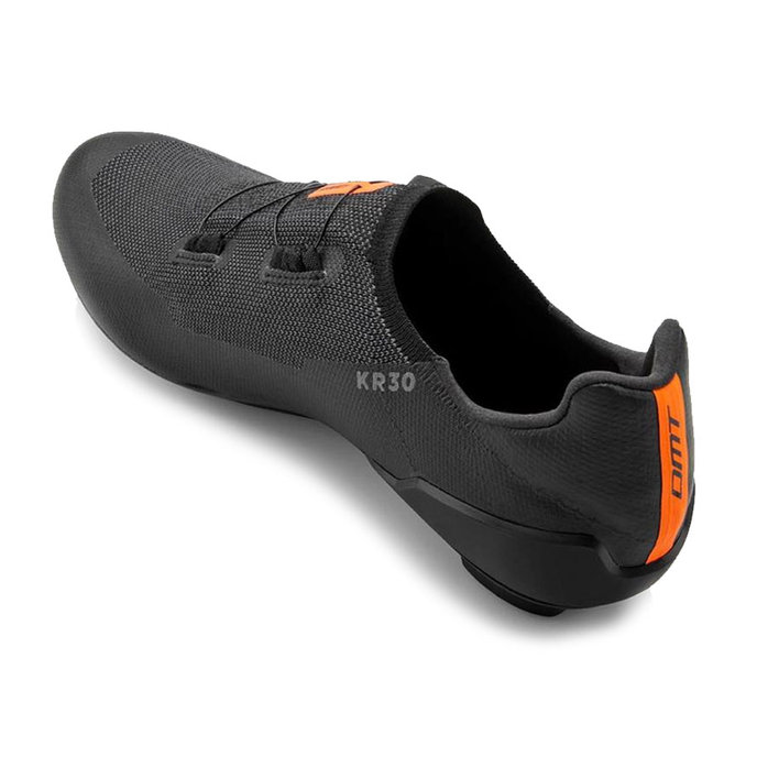 Pantofi de ciclism rutier cu talpa din carbon si sistem BOA DMT KR30