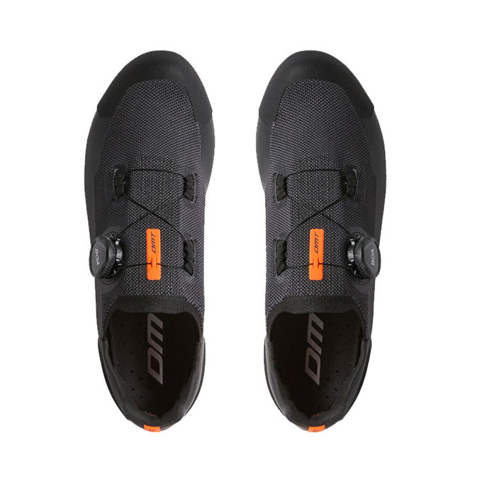 Pantofi de mountain bike cu talpa din carbon si sistem BOA DMT KM30