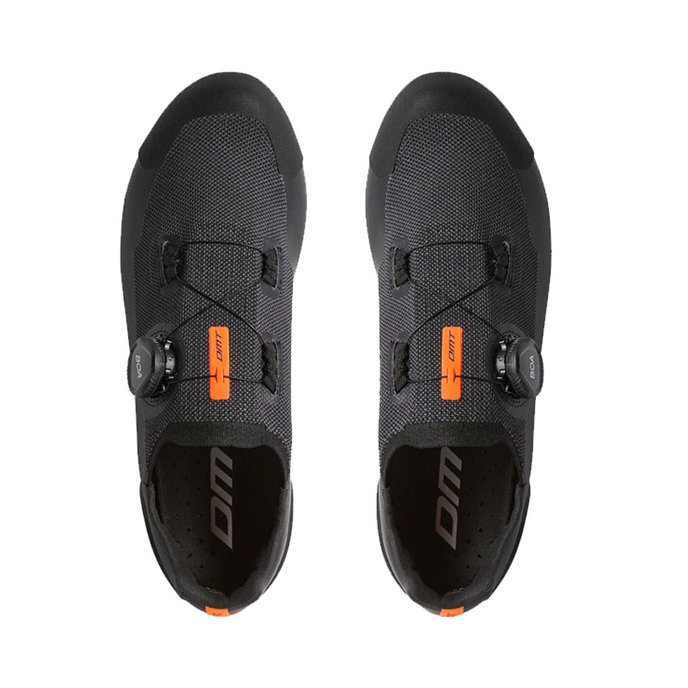 Pantofi de mountain bike cu talpa din carbon si sistem BOA DMT KM30