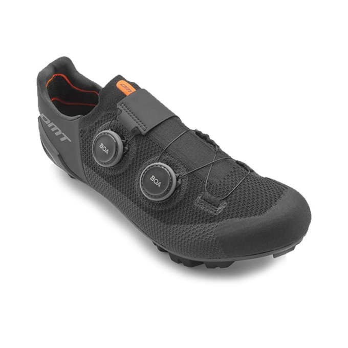 Pantofi de mountain bike cu talpa din carbon si sistem BOA DMT MH10