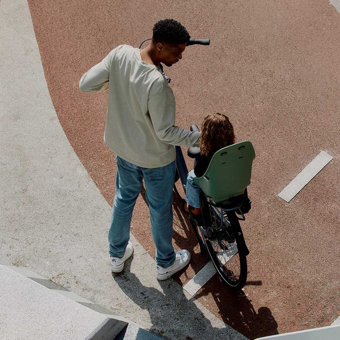 Scaunul din spate Ta-ke cu adaptor pentru suport pentru biciclete