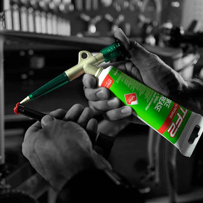 Pistol de umplere + TF2 vaselină 125 ml