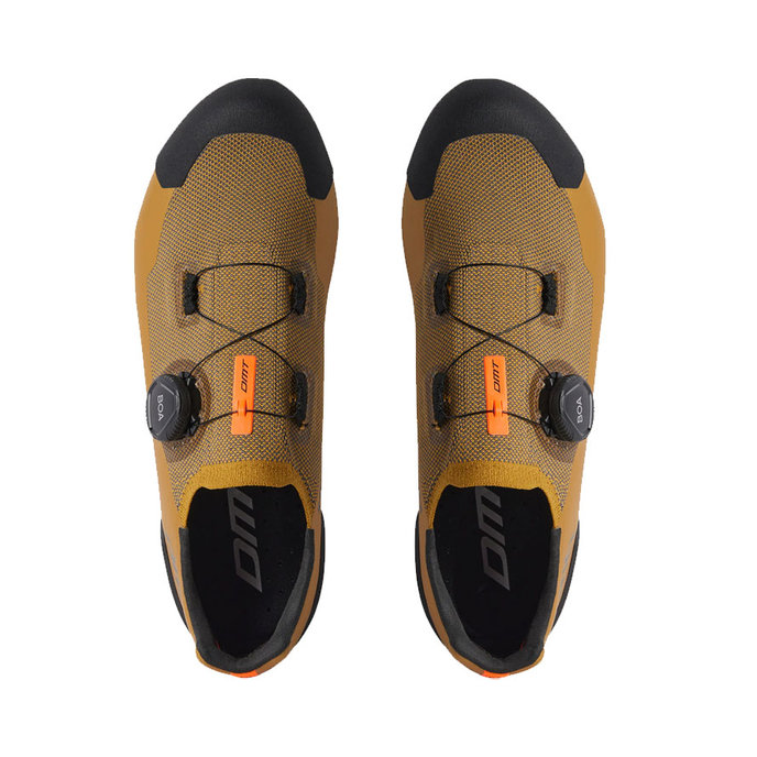 Pantofi de mountain bike cu talpa din carbon si sistem BOA DMT KM30