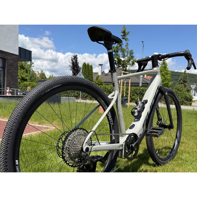 Bicicleta cu pietriș GRAVEL VENTURE E DROP