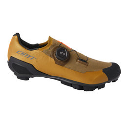 Pantofi de mountain bike cu talpa din carbon si sistem BOA DMT KM30