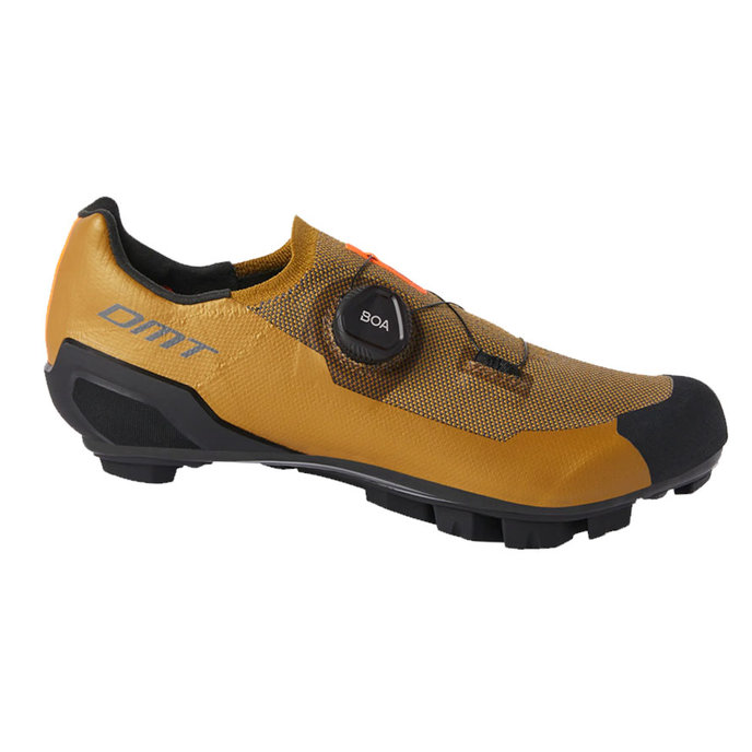 Pantofi de mountain bike cu talpa din carbon si sistem BOA DMT KM30