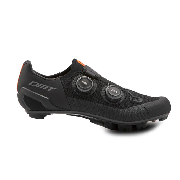 Pantofi de mountain bike cu talpa din carbon si sistem BOA DMT MH10